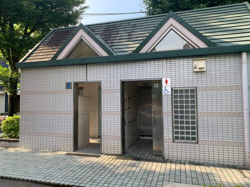 台東区立松葉公園・公衆トイレ外観