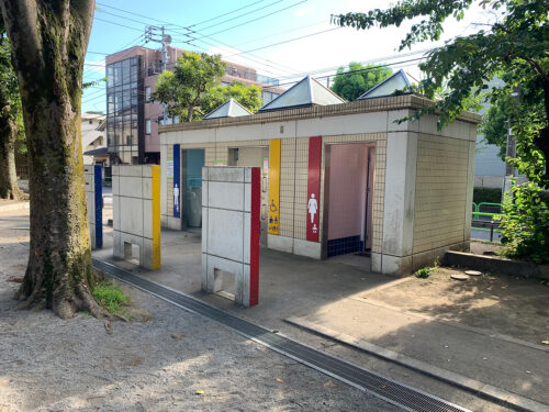 豊玉公園・公衆トイレ外観